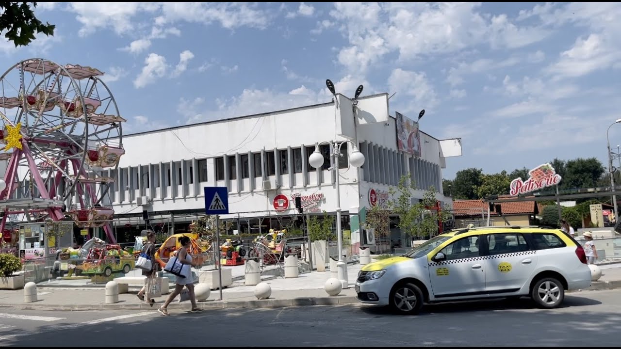 Jupiter 2021 Centrul stațiunii parcarea plaja, fostul bar Paradis