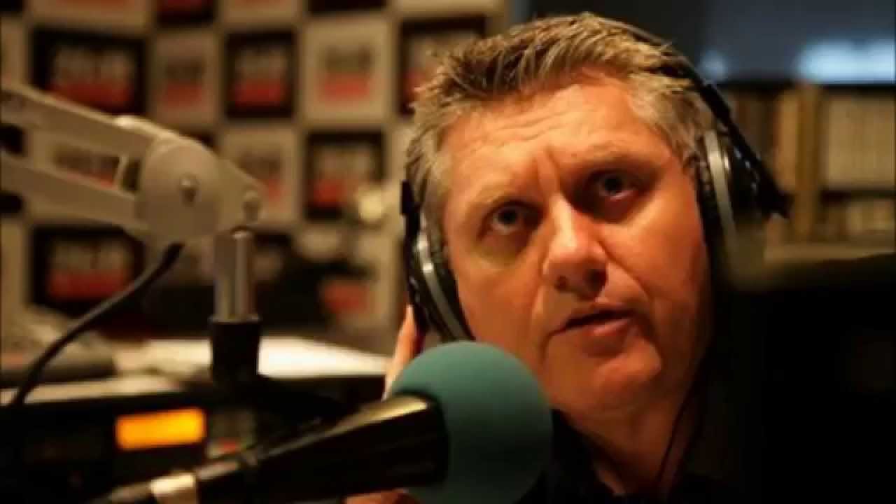 Ray Hadley phones Triple M after Mike Carlton called him a wife basher