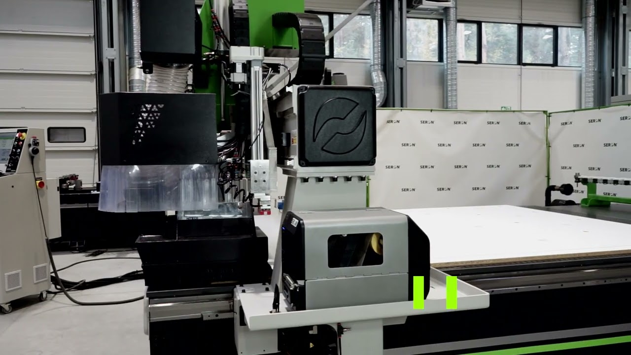 Centrum obróbcze Pro+ z drukarką etykiet -zautomatyzowany system etykietowania detali