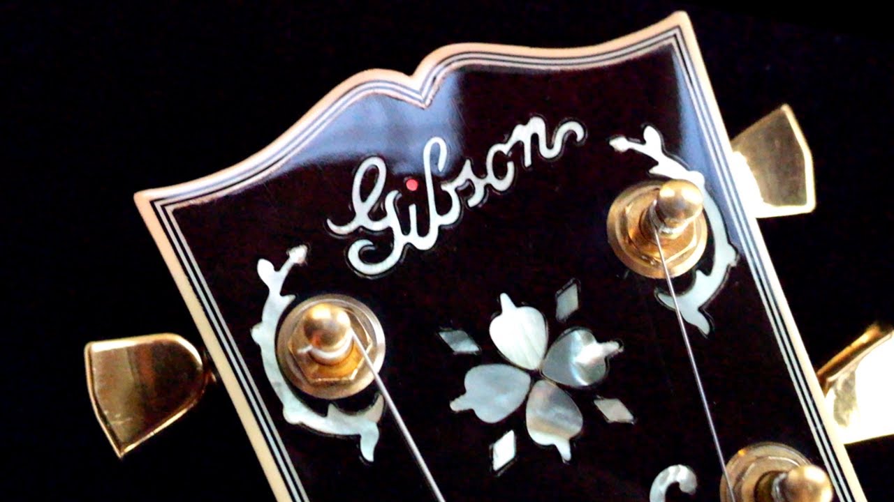 The Christmas Les Paul | 1980 Gibson Les Paul Artisan Light Walnut
