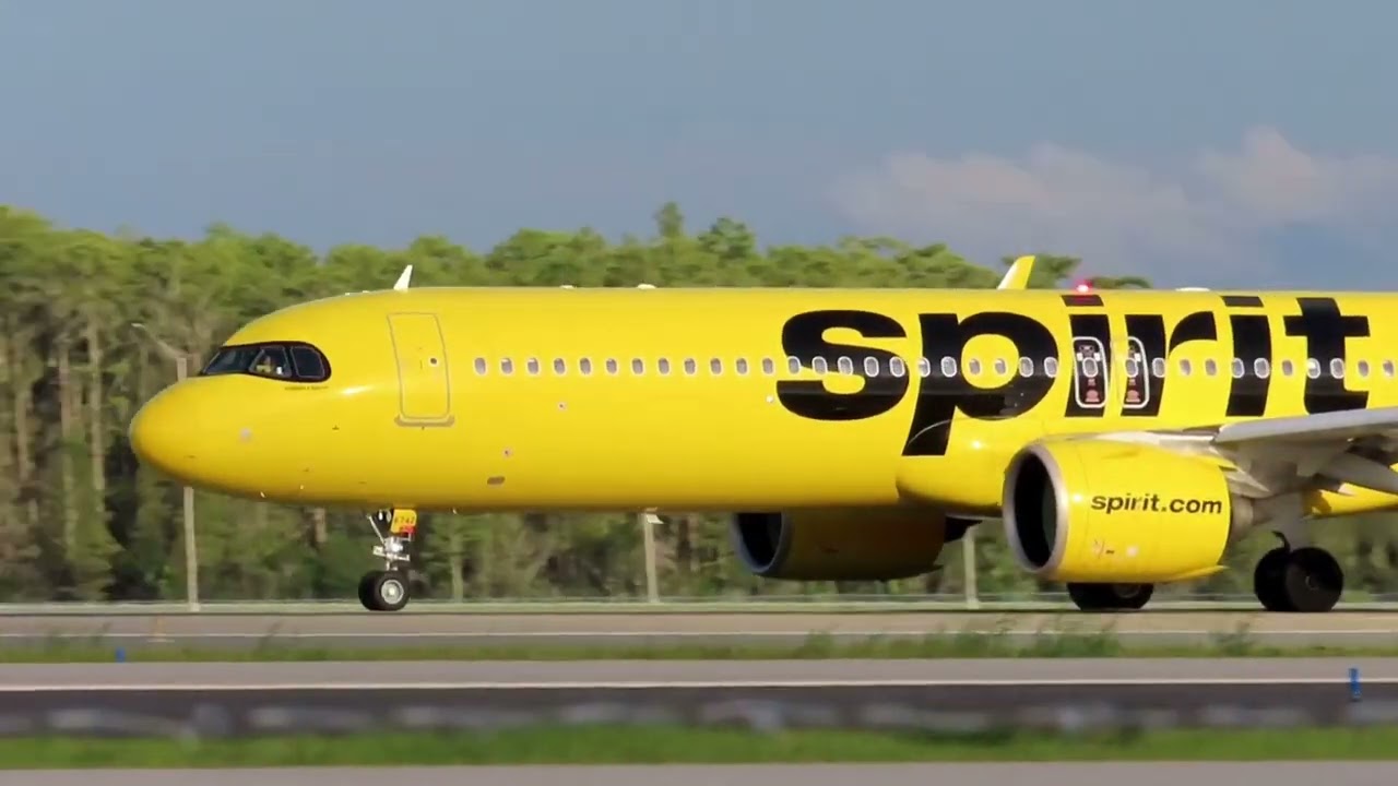 Plane Spotting at Orlando International Airport 9/14/2025 #aviation #airplane #commercialaircraft