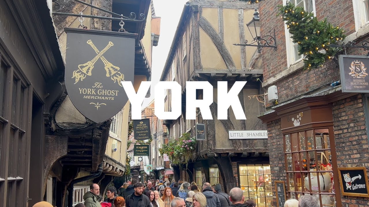 A Magical Festive Day In Historic Medieval YORK, One Of The Prettiest Cities in England