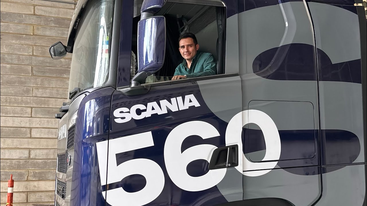 SCANIA SÚPER 560 S 🤤/ sin imaginarlo terminamos conociendo la única unidad disponible en Colombia.