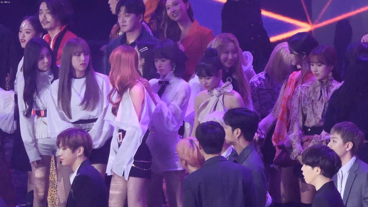 트와이스(TWICE),아이즈원(IZ*ONE) - 채연,사나랑 인사 ,전출연진 엔딩(Ending) 사진촬영 [4K] Cam