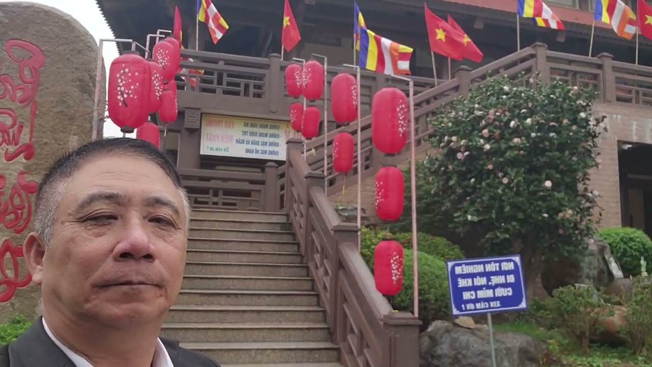 Đoàn đi lễ đầu năm 