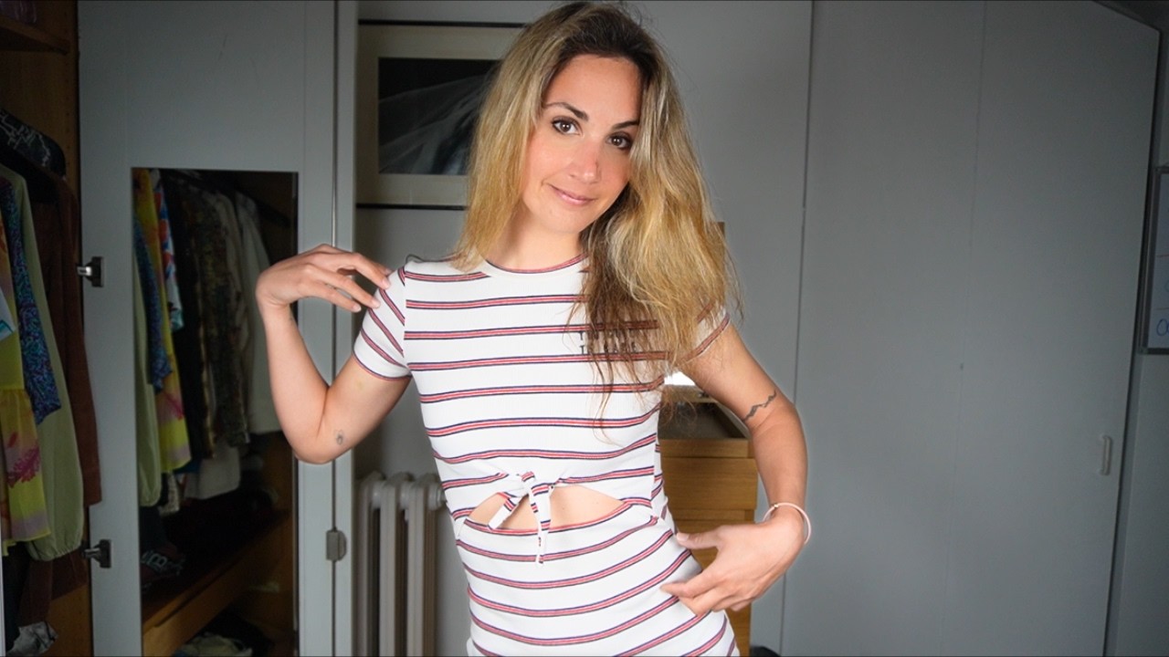 Stasera rilassiamoci insieme mentre provo vestiti 👗 | ASMR ITA | Try On Haul ✧ fabric sounds