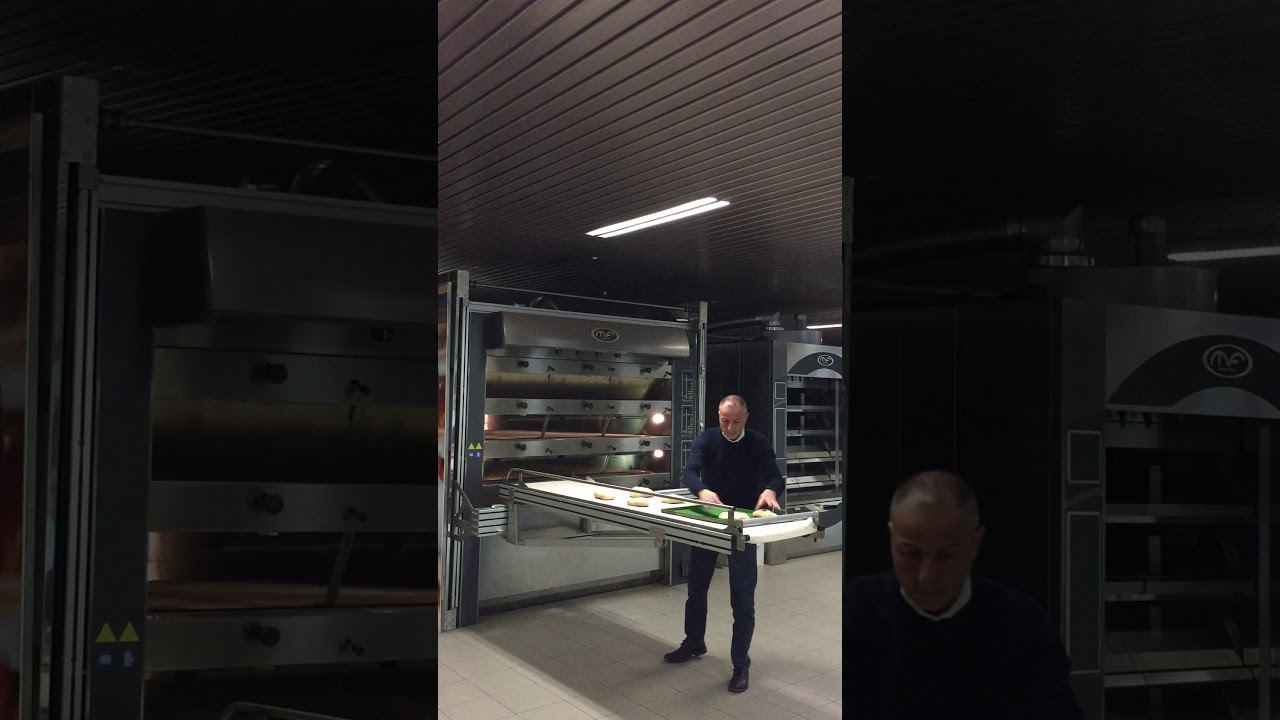 Mondial Forni Integrated Loading System for Deck Ovens