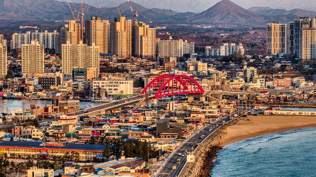 드론으로 바라본 속초해변과 울산바위 | 매빅4프로 | mavic4pro | 드론촬영