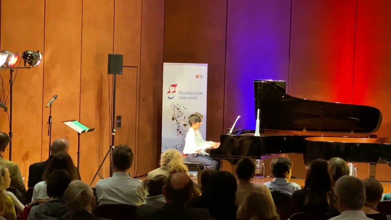 Midnight Bossa by Peter Przystaniak  performed by Minsang Ryu and Philip Frank