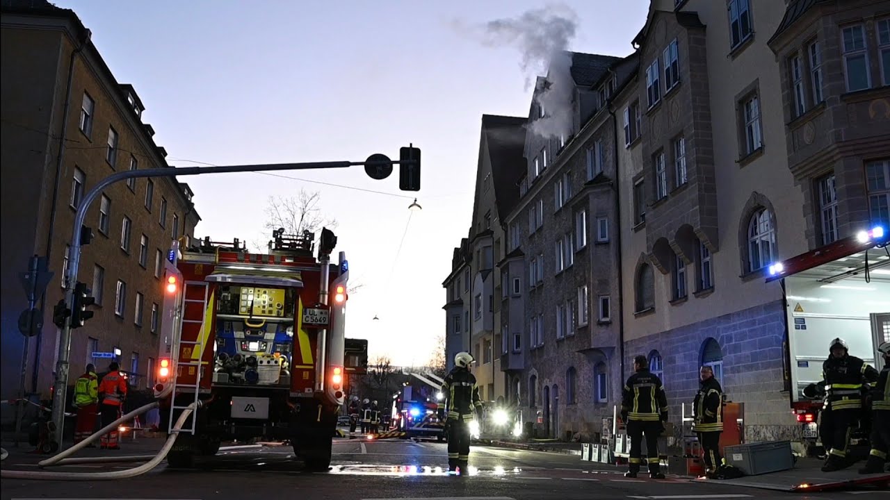 2 Verletzte bei Gebäudebrand in Ulm, 21.12.24