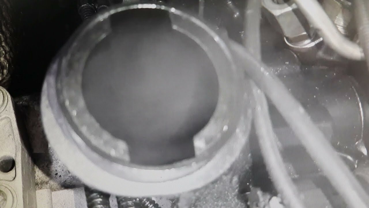 Motor DAÑADO, HUMO saliendo por la varilla de NIVEL de aceite por EXCESO de PRESIÓN en el CÁRTER