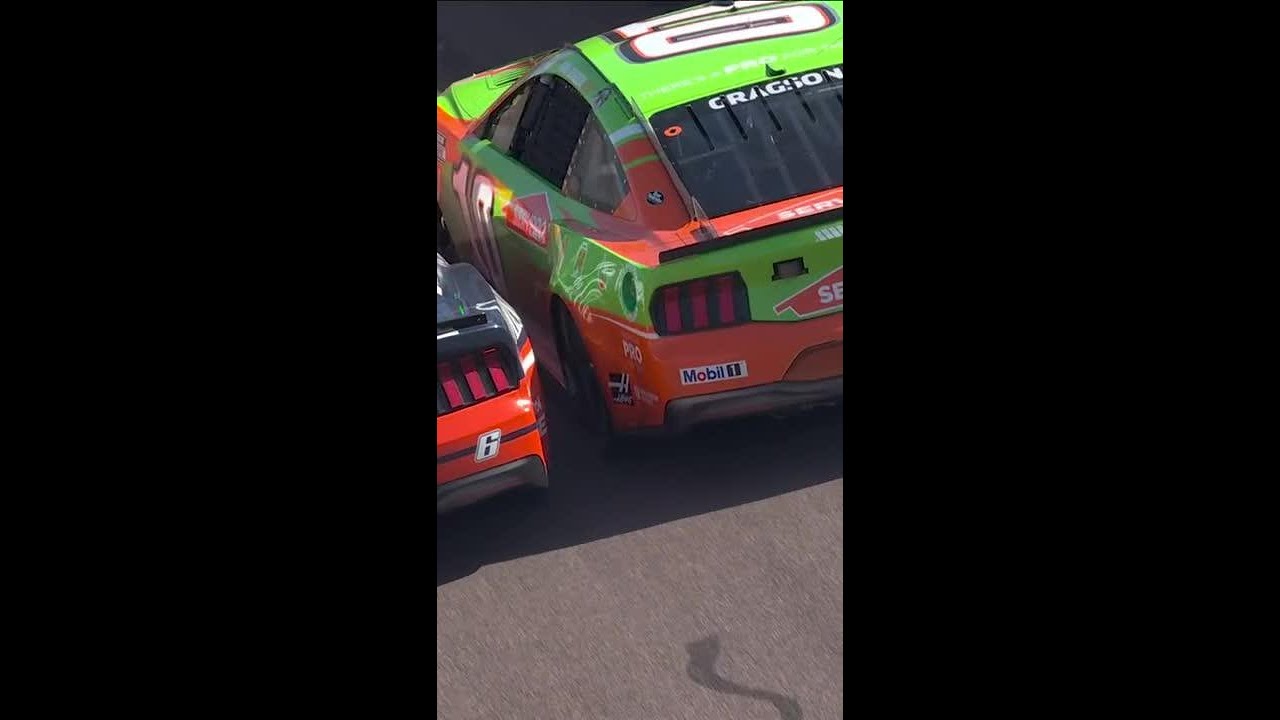 Brad Keselowski hip checks Noah Gragson #nascar