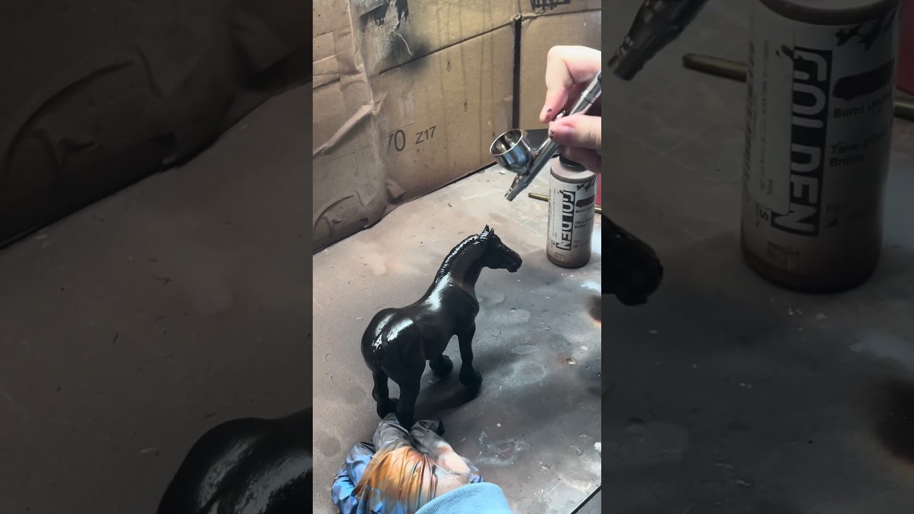 Airbrushing a Blue Roan! 