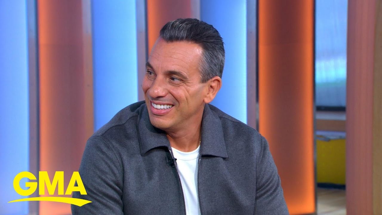 Sebastian Maniscalco talks tour, new season of 'Bookie'