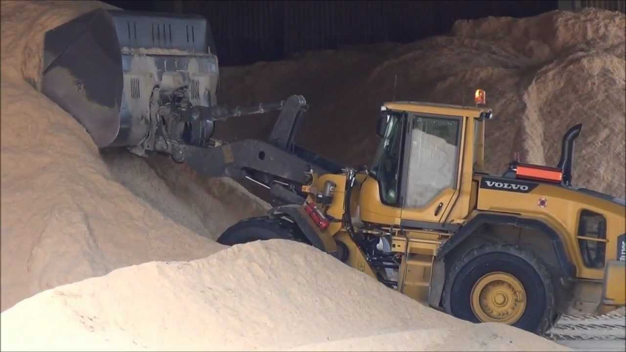 Volvo L120G Moving Sawdust