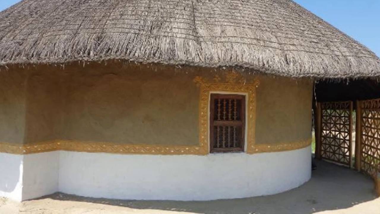 Bhunga Mud House at Kutch