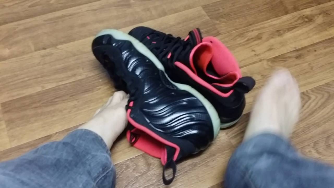 NIKE YEEZY FOAMS SNEAKER PLAY