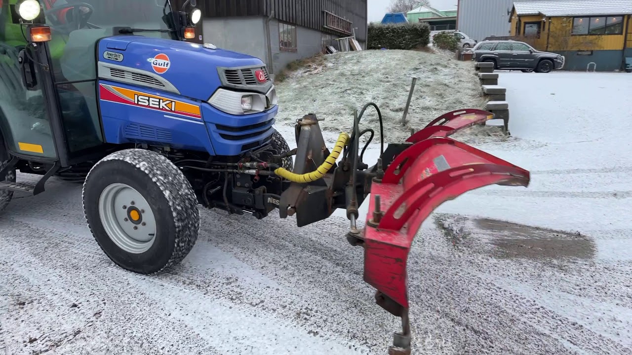 Köp traktor Iseki TG5390 vikplog & spridare på Klaravik