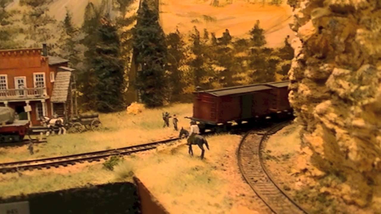 2-8-0 roundhouse and IHC 4-4-0 merge Test Run
