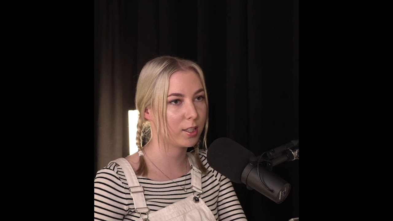 Miten ASMR liittyy joogaan? (Kaisu K&auml;vi&auml;inen ja Ella Immonen) | #puheenaihe 137 | ASMR Suomi #Shorts