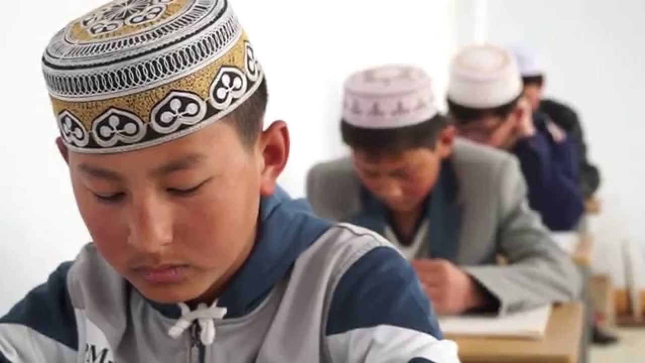 Young Chinese Muslims Eager to Learn Arabic