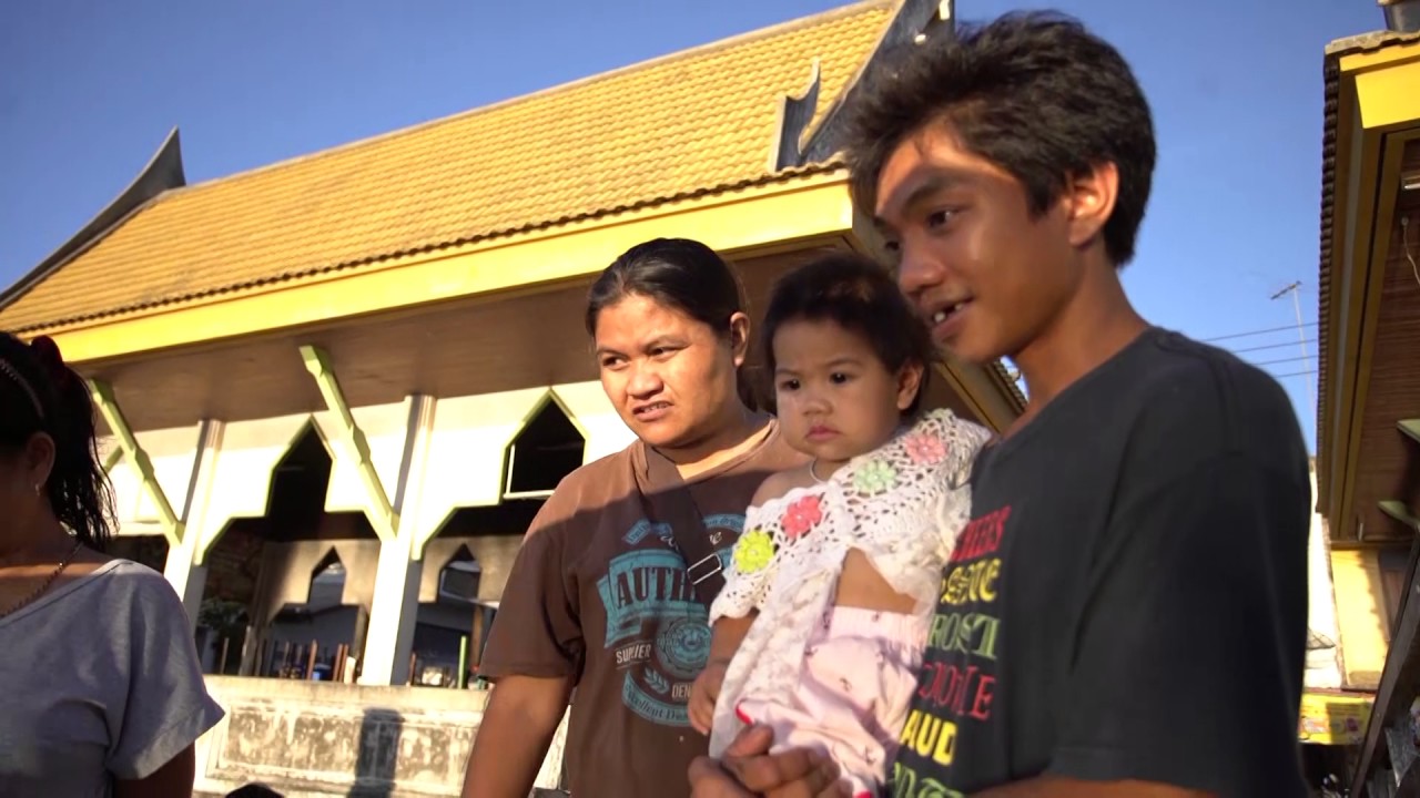 ข้าวต้มลุงเจ๊กพายเรือ   แม่กลอง