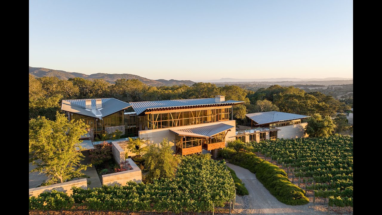 Meteor Vineyard Estate | 2181 North 3rd Avenue