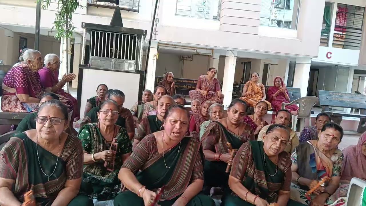 આ કિર્તન એકવાર સાંભળો જોરદાર પાચ વરસ નો ભક્ત પ્રહલાદ રે 👌👌👌 પારુલ બેન ગોંડલીયા(લખેલુ છે)