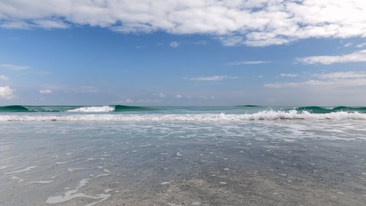 Havana Beach, Cuba &ndash; Gentle Caribbean Waves & Natural Ocean Sounds for Sleep & Relaxation [4K]