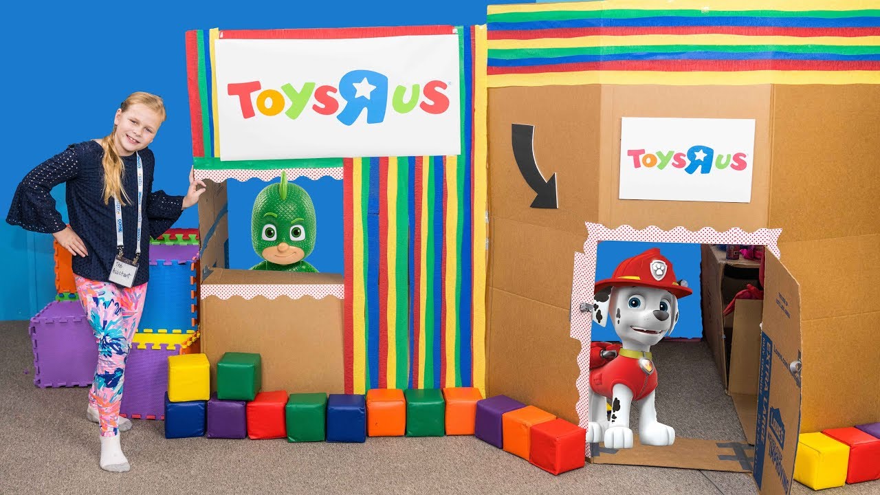 Paw Patrol and PJ Masks Toys at the Toys R Us Ultimate Box Fort with the Assistant