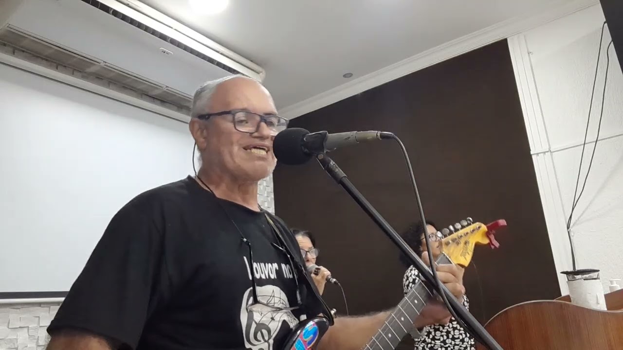 PR MARCO ANTONIO DA WEB RÁDIO AMOR E VIDA LOUVANDO A DEUS NA MANANCIAL 