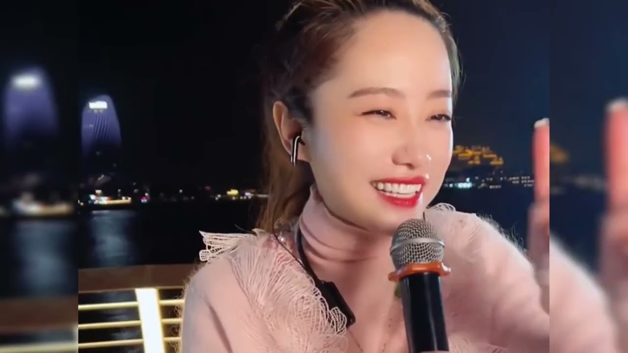 一首《相伴一生》，恩恩爱爱，甜甜蜜蜜，太好听了！  街头女孩唱