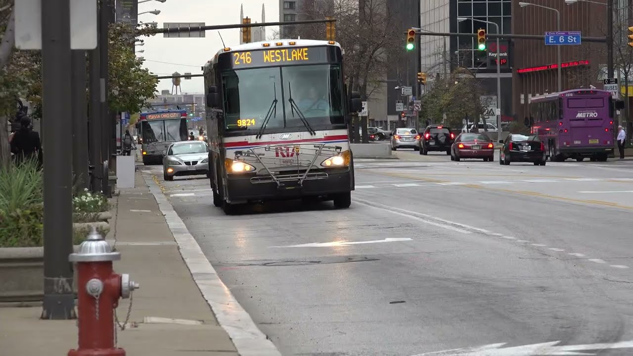 RTA CLEVELAND MCI D4500CT BUS 1802 ON THE 246 WEST LAKE PARK AND RIDE