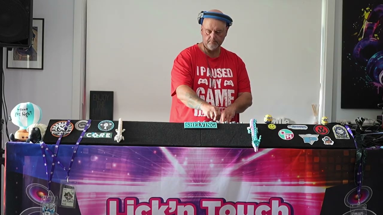 NEW TRACKS TECH HOUSE