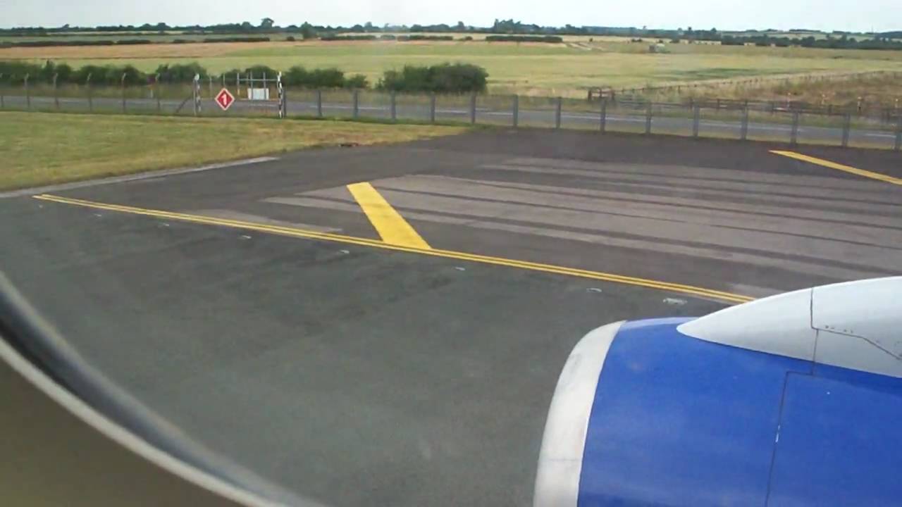 Boeing 757-200 Take off from Humberside Airport July 2009 filmed in HD