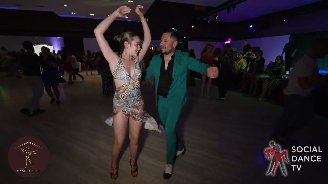 Eder & Brooke - Salsa Social Dancing in Madrid