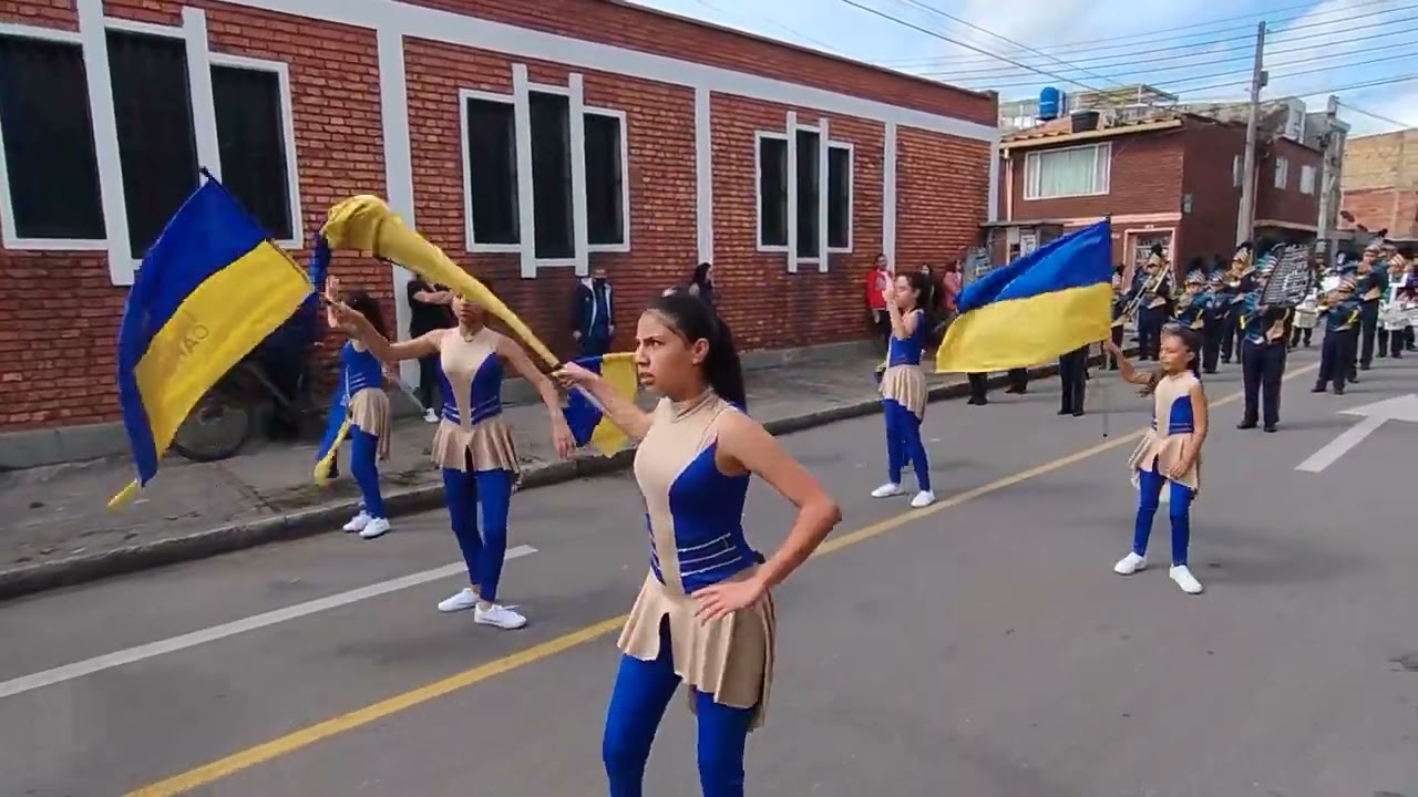 DESFILE 20 DE JULIO 2025