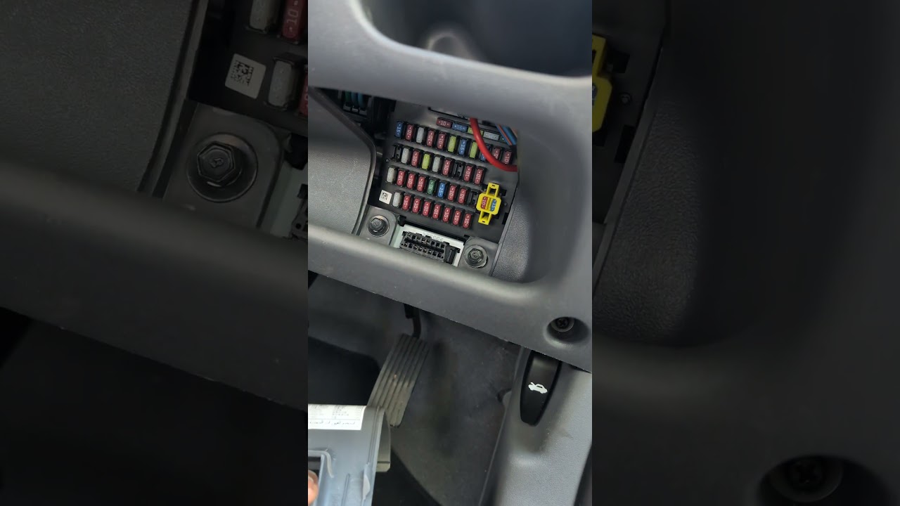 Kia Rio 2010 obd and fuse box location 
