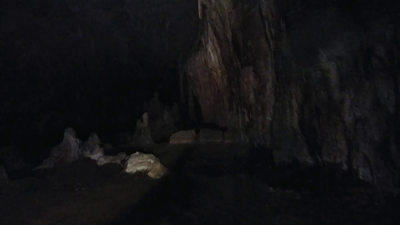 We found a mysterious cave ! #Kurdistan,erbil