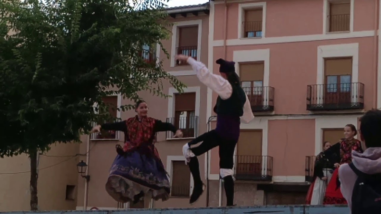 Grupo folklórico El PILAR jota de Aguas.