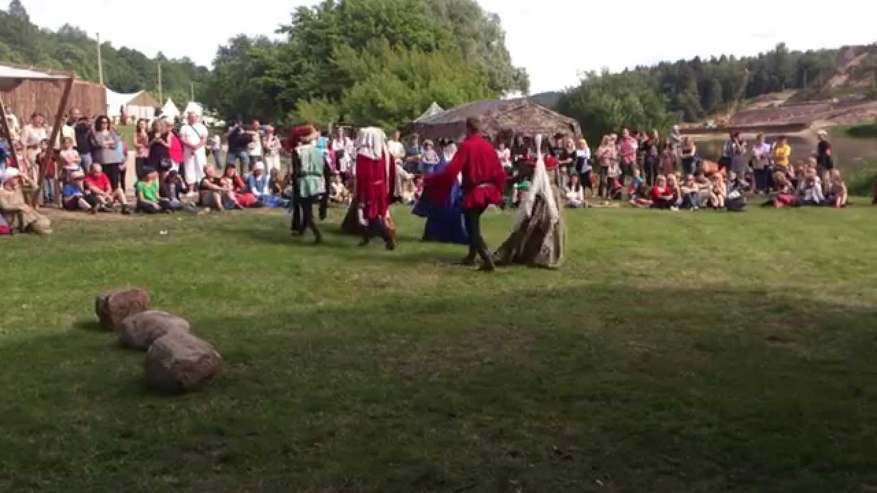 Medieval dance Saltarello. Mittelalter Tanz Saltarello. Medieval danza Saltarello