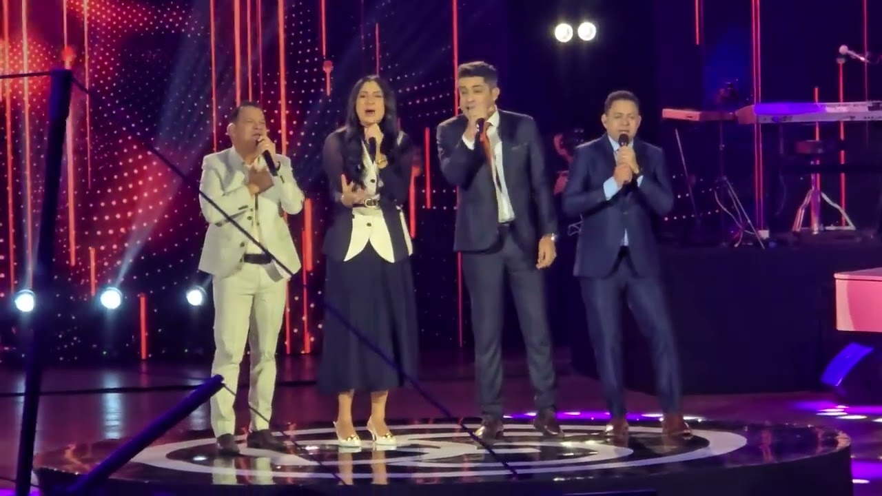 DVD 30 ANOS DANIEL E SAMUEL FEAT CANÇÃO E LOUVOR