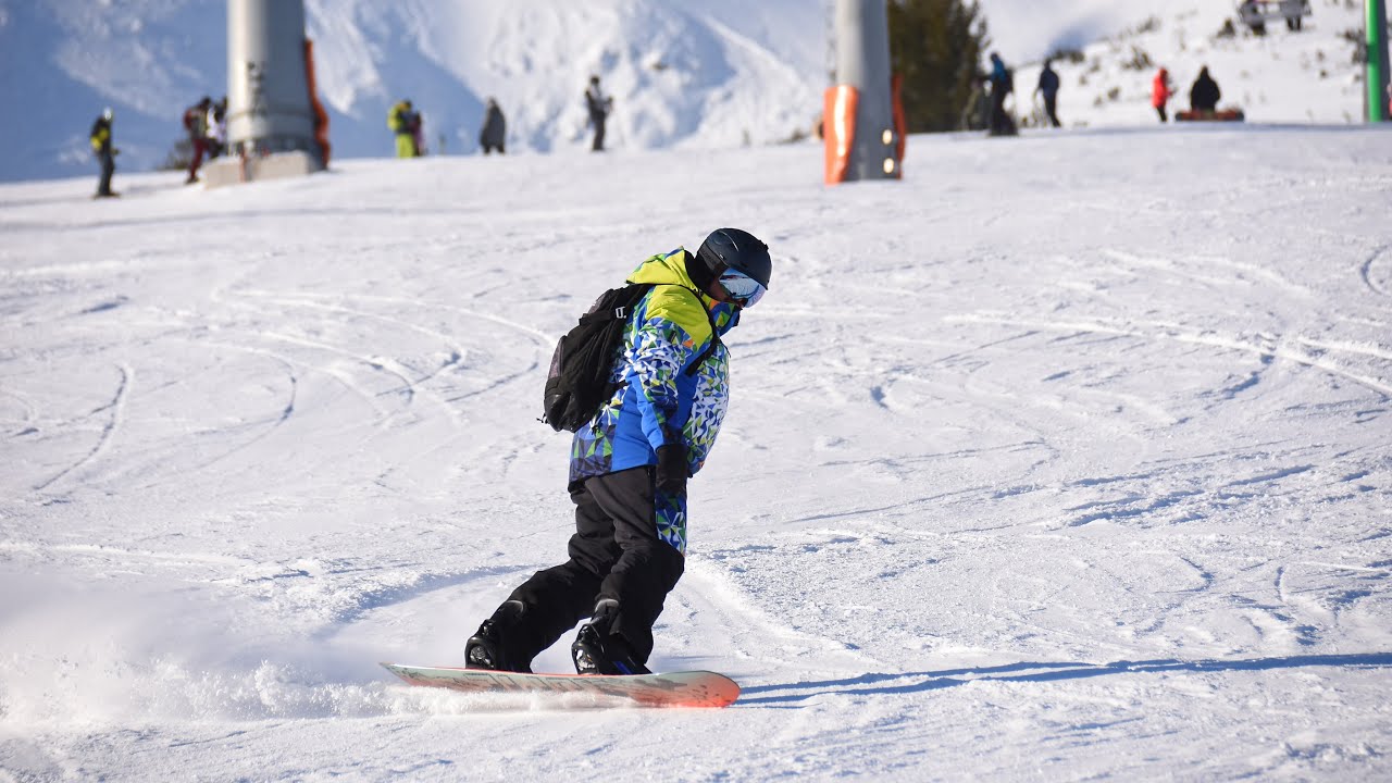 Snowboarding in Val Thorens, in the French Alps (2026) - a little chase on the slopes