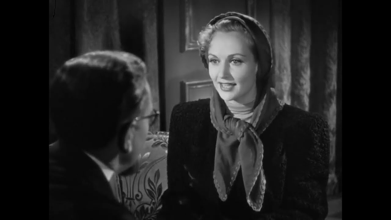 To Be or Not to Be (1942) - Prof. Siletsky pays court to Maria. Maria plays along.