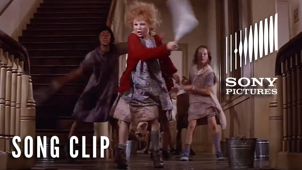 ANNIE (1982) - “It’s The Hard Knock Life” Full Clip