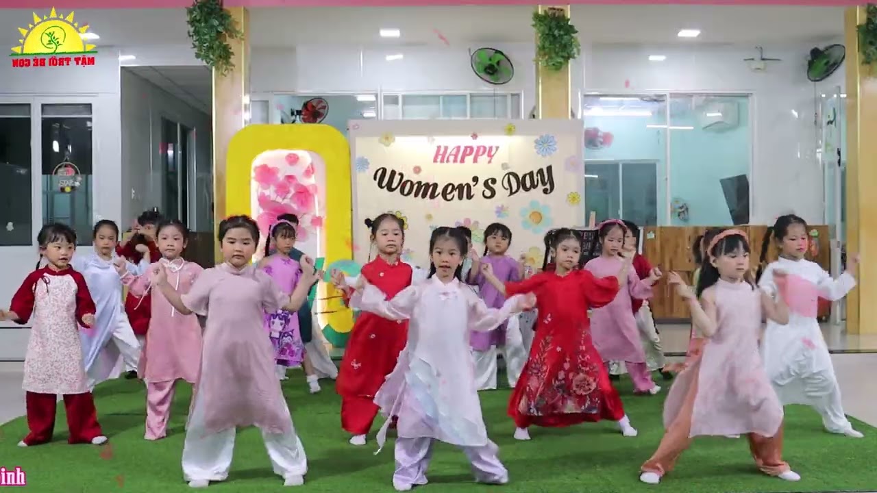 Lớp Lá Múa Mashup Yêu Bền Bỉ, Mẹ Ời Đừng Lo | Mầm Non Mặt Trời Bé Con | Happy Women's Day 8/3/2026