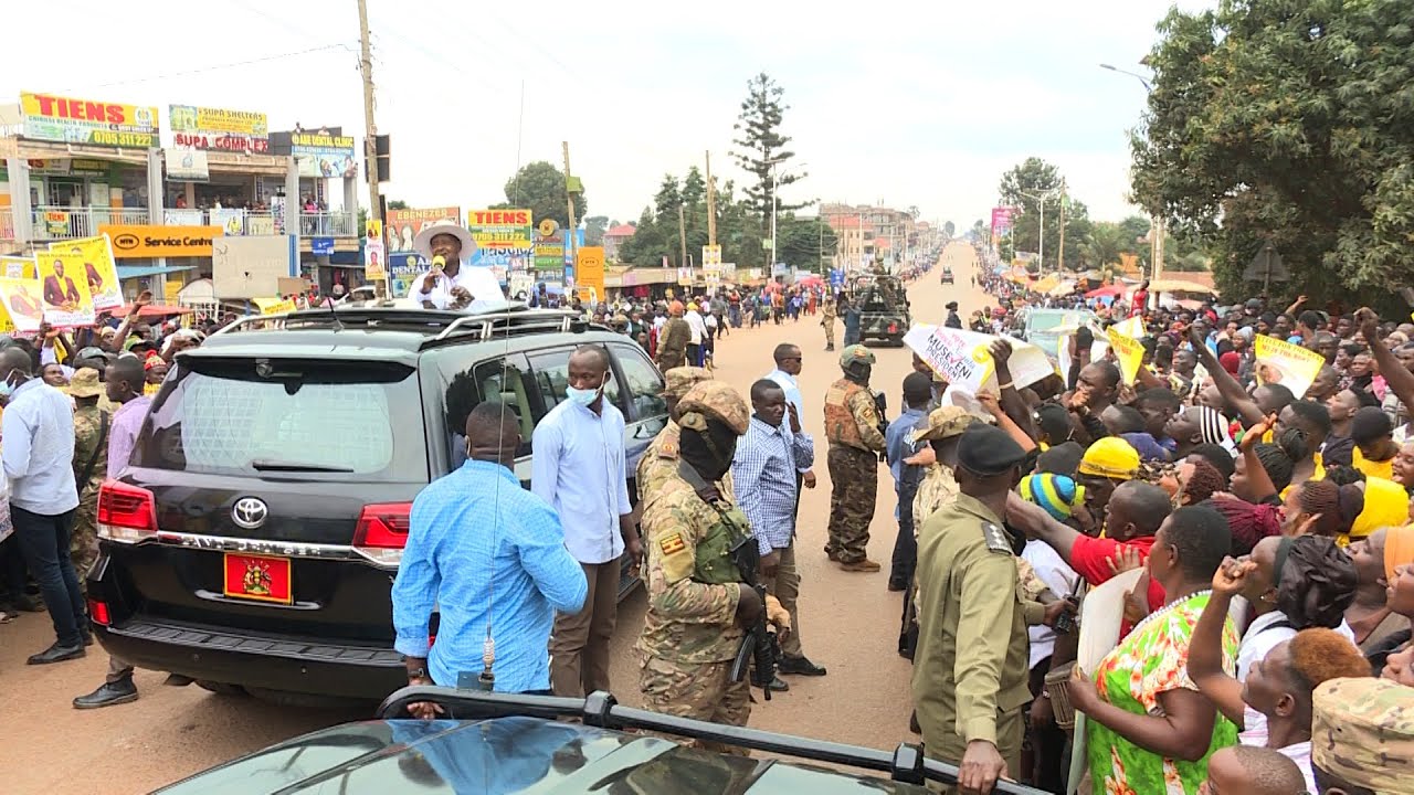 Museveni Left Nansana & Wakiso Town Streets Asking for Water | MASSIVE CROWDS | CONVOY