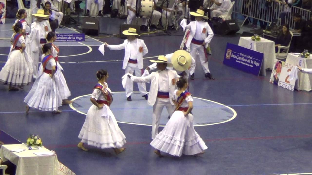 Coreografia Club Libertad, dirigida por Hugo Romero. Garcilaso 2016