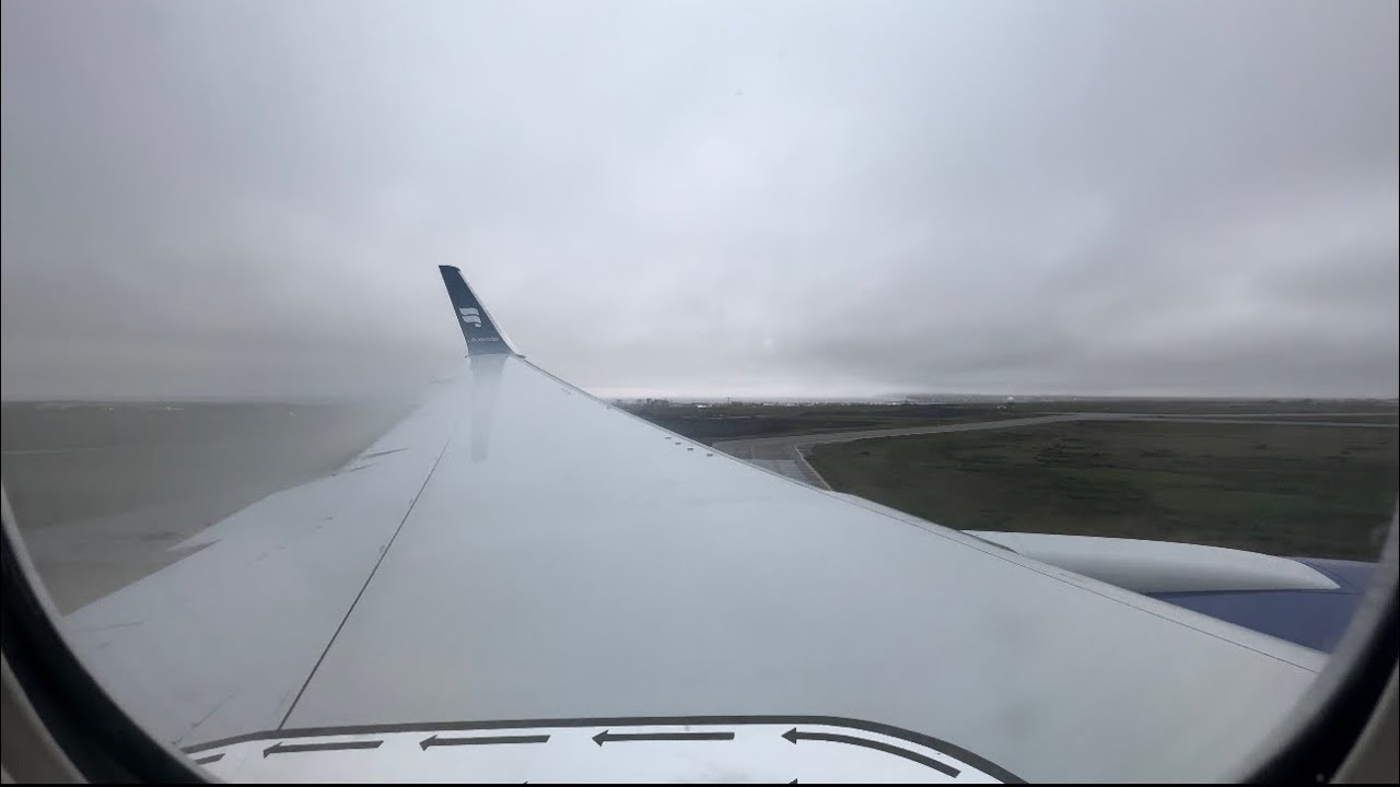 Icelandair B767-319ER landing to Keflavík Intl Airport (BIKF/KEF) RWY 19 wing view