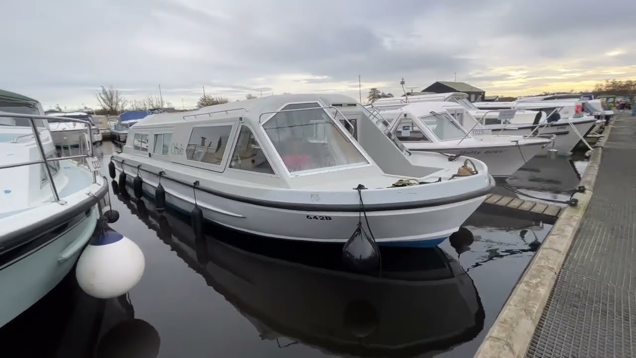 Alphacraft 34 (1994) продаётся в Norfolk Yacht Agency — сейчас стоит 44 950 фунтов стерлингов